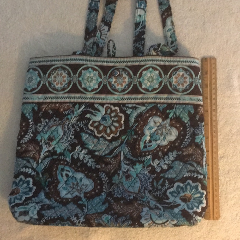 EUC Vera Bradley Tote in Retired Java Blue